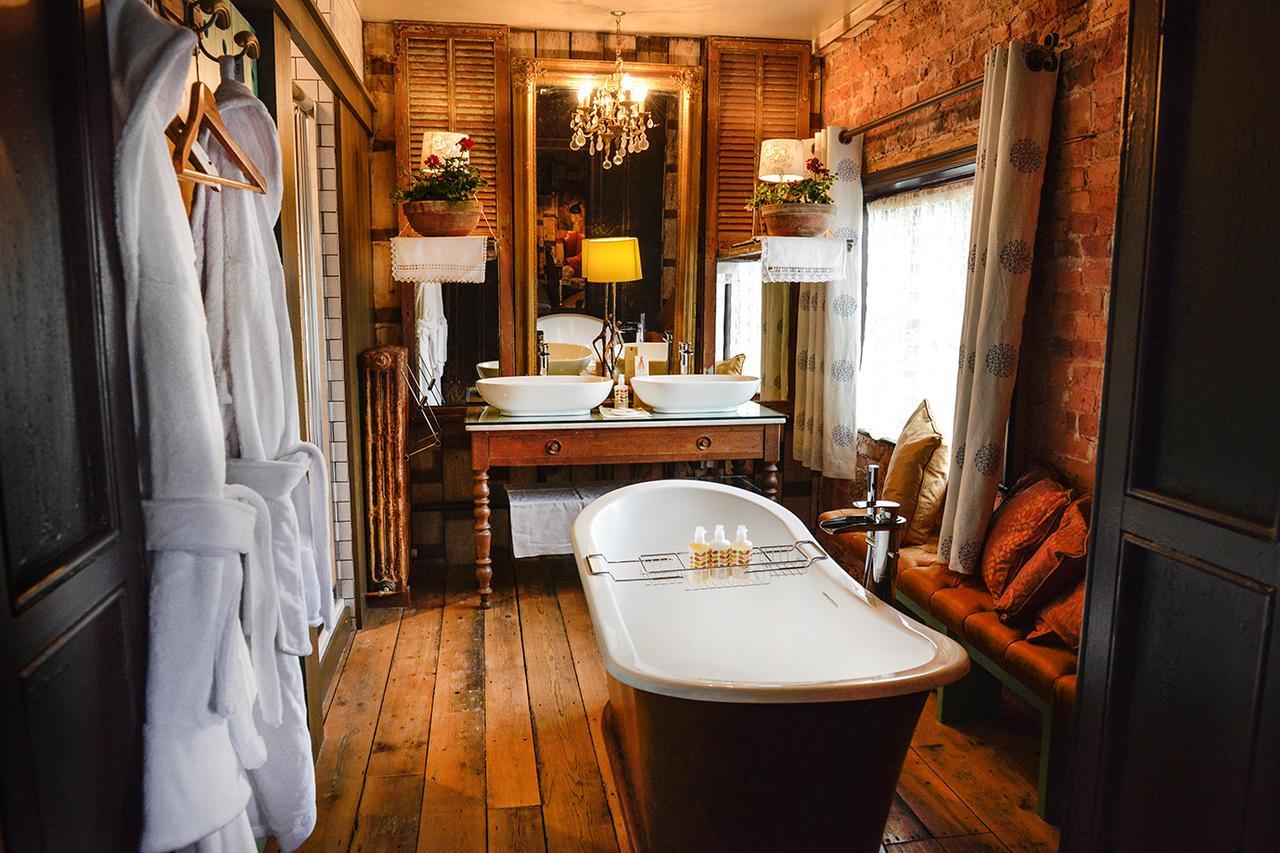 Roebuck Inn Mobberley Bagian luar foto